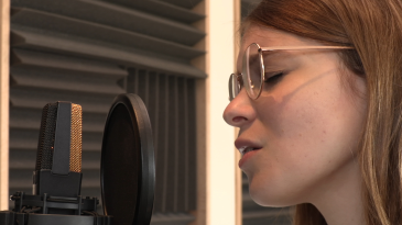 thumbnail of medium 12 Singles in 12 Monaten